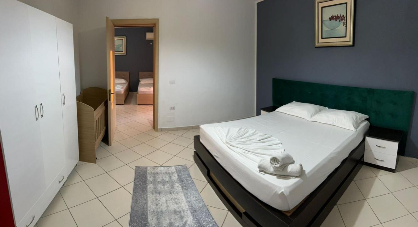 Hotel Vera Kryemedhej Luaran gambar